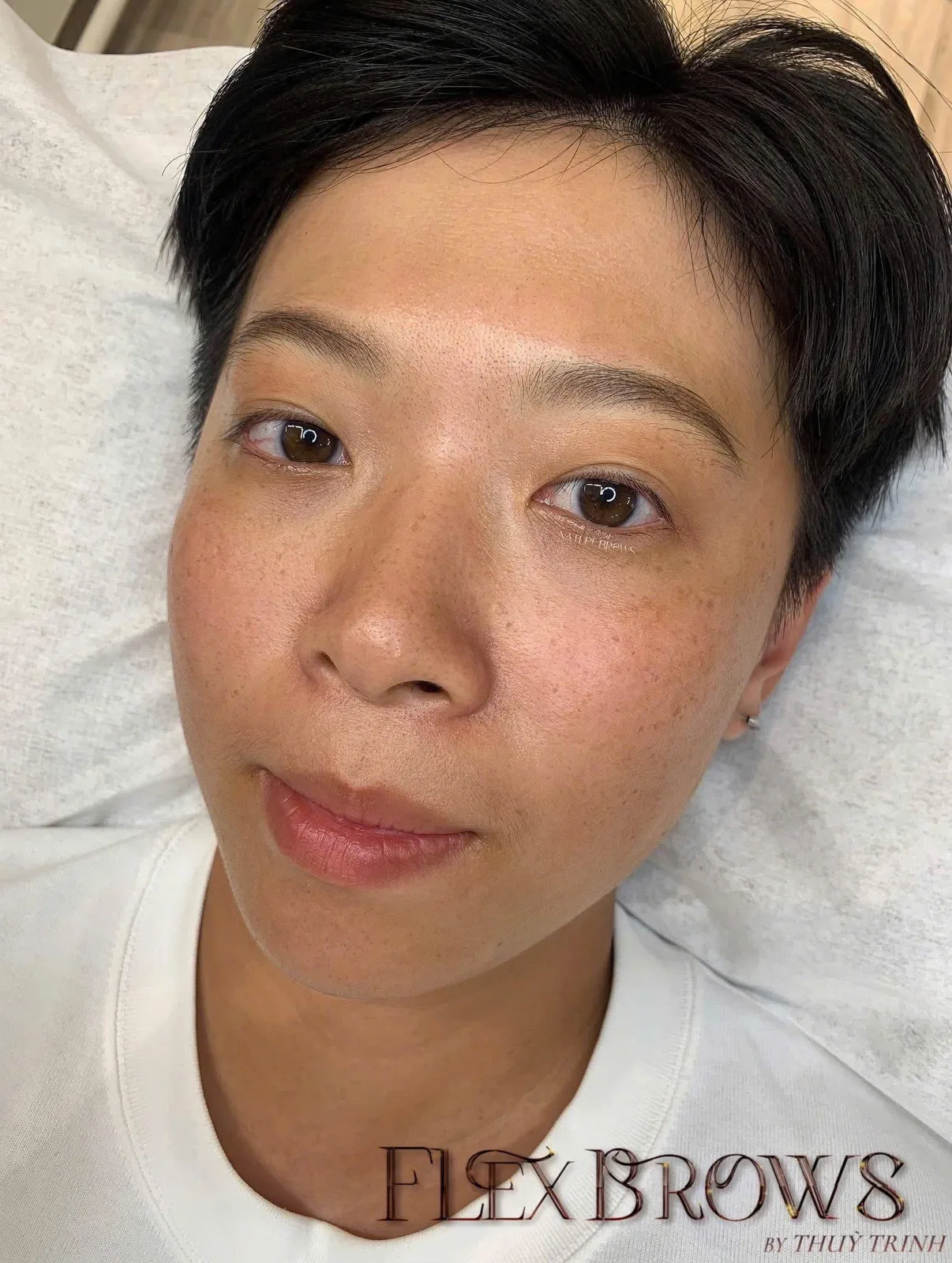 Chân mày sợi FLEXBROWS tự nhiên cho khách hàng yêu thích vẻ đẹp mộc mạc