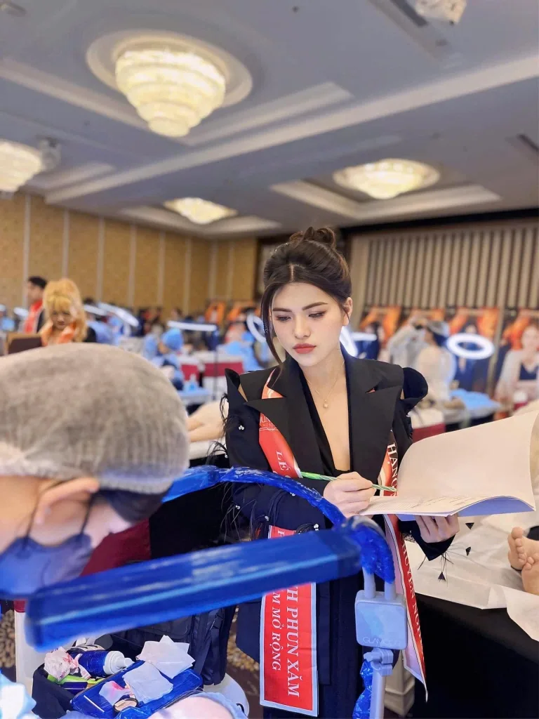 Hội Đồng Ban Giám Khảo Hạng Mục Chuyên Nghiệp