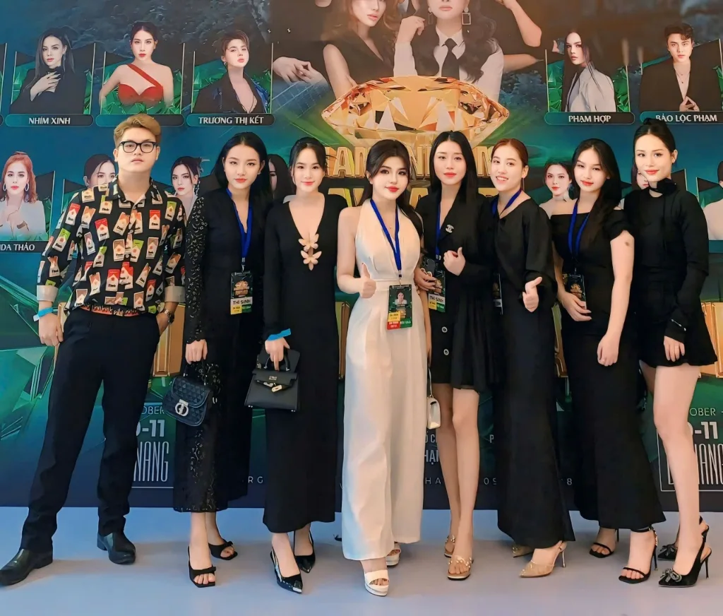 Dẫn Dắt Đoàn Thí Sinh Tham Dự Đấu Trường PMU