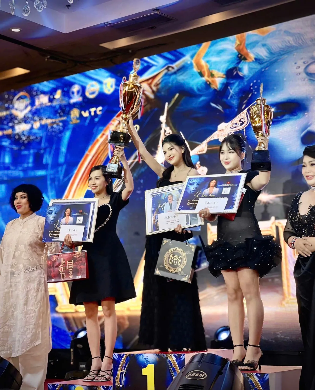 Quán Quân Toàn Quốc Sợi Hairstroke Vietnam Beauty Cup