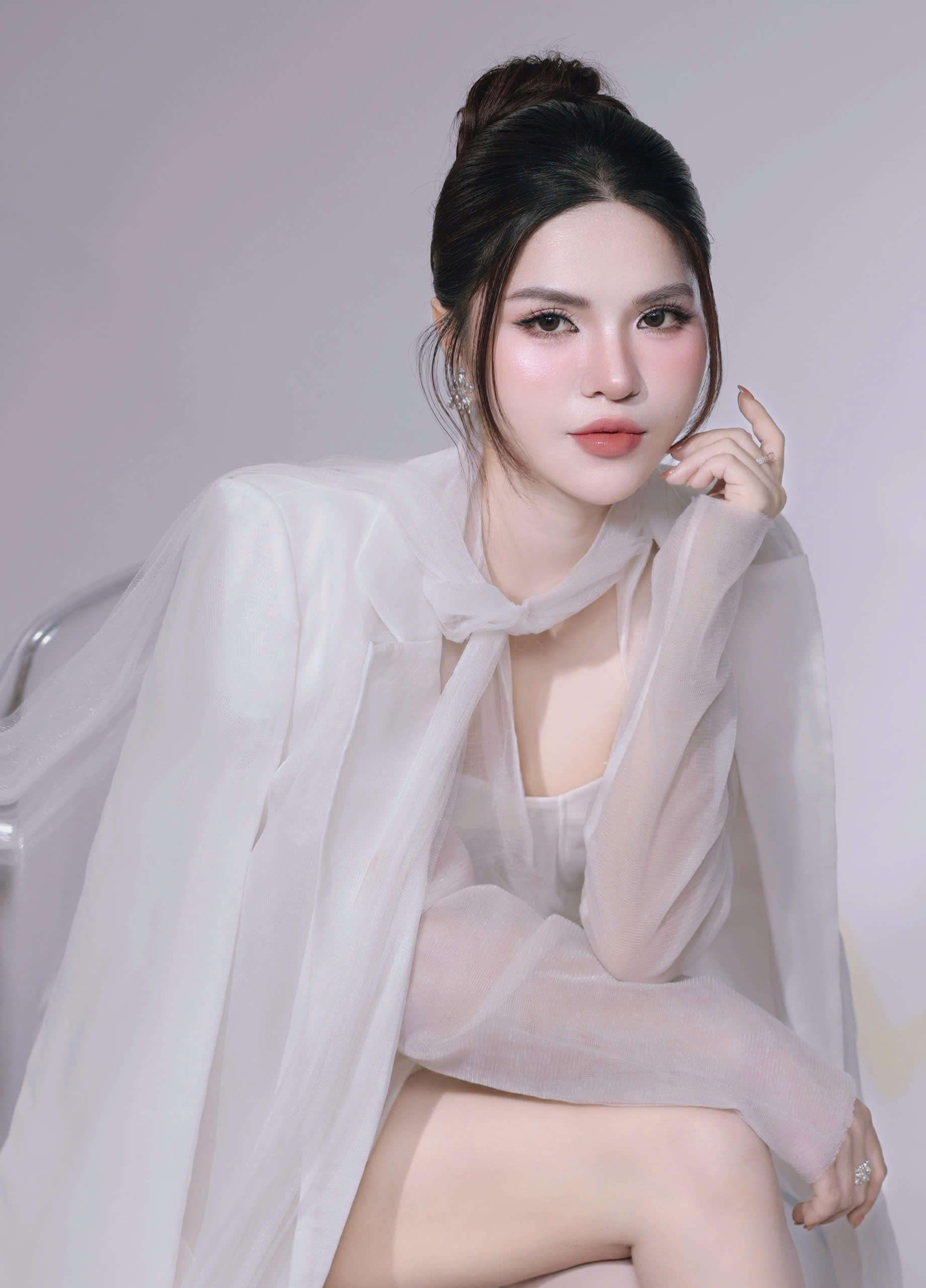 Master Thuỳ Trinh - Nghệ Thuật Cấy Màu Môi Collagen Tự Nhiên